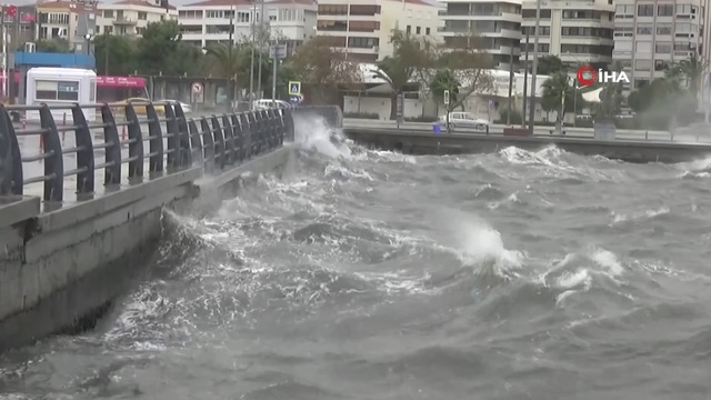 Fırtınada inanılmaz görüntüler!