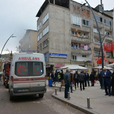 Bir aileyi bıçakladı, intihara kalkıştı