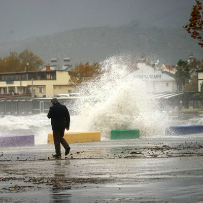 Bazı illerde eğitime fırtına arası