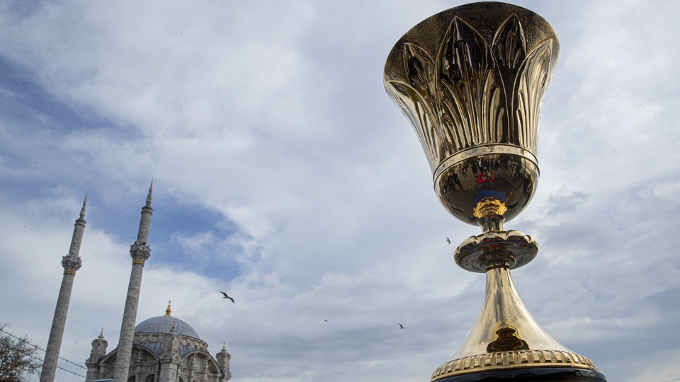 Dünya Kupası İstanbul'da sergilendi