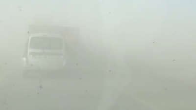 Felakette 2'nci gün! Kum fırtınası trafiği vurdu