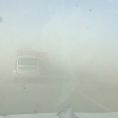 Felakette 2'nci gün! Kum fırtınası trafiği vurdu