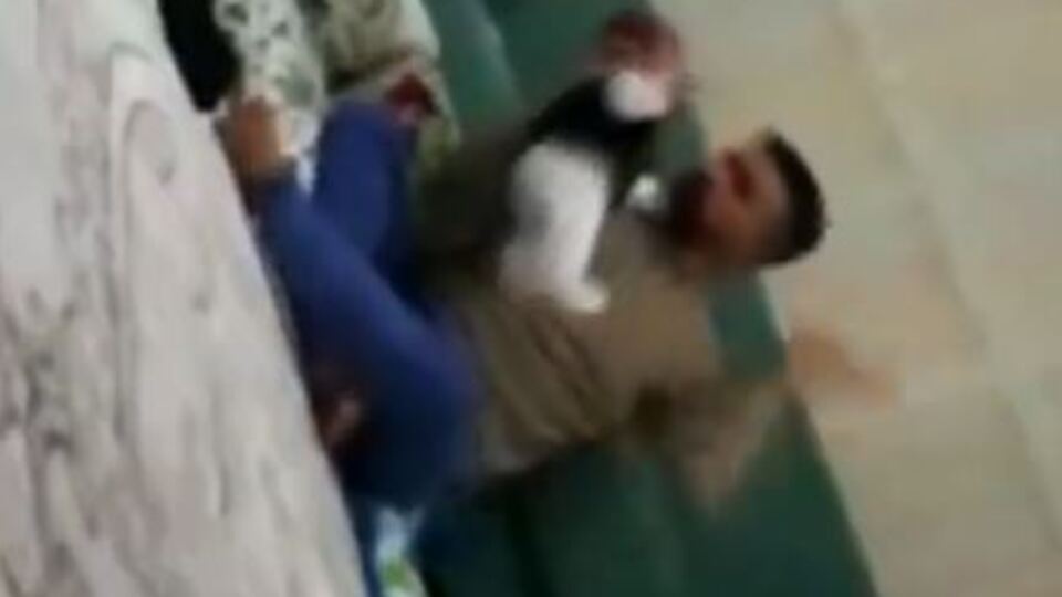 Baba değil canavar! 2 aylık bebeğini feci şekilde darbetti!