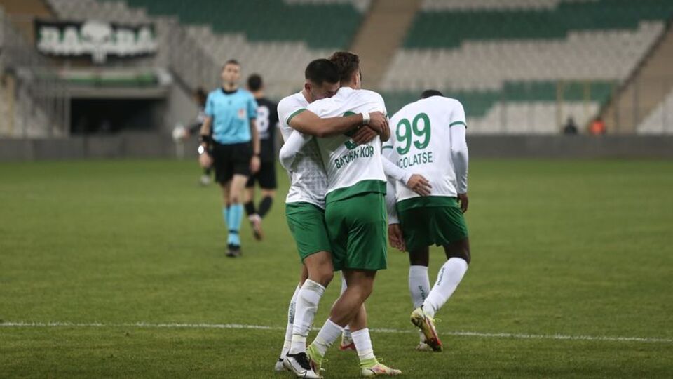 Bursaspor uzatmalarda turladı