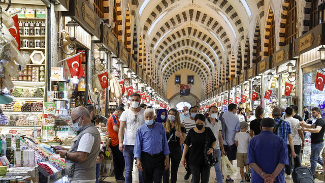 Kapalı Çarşı'da bir döviz bürosu sahibi silahla intihar etti