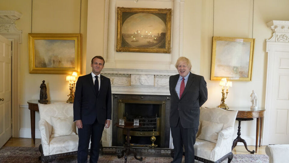 Fransız basını yazdı: Macron, Johnson'a palyaço mu dedi?