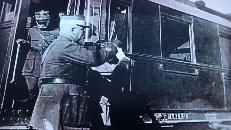 Tavan arasında unutulmuştu... 100 yıl sonra ortaya çıktı