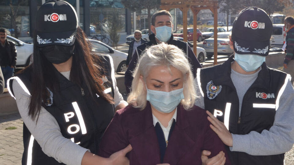 Zulâl Atalay Laçin ODTÜ değil, açık öğretim mezunuymuş