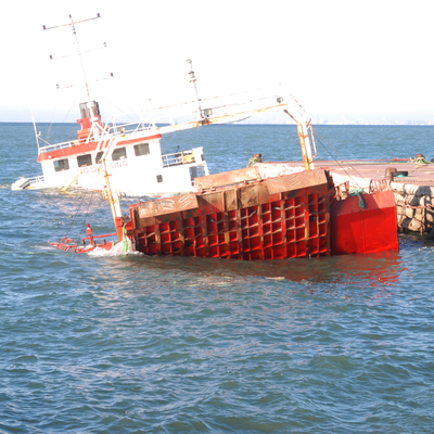 Lodosun vurduğu bir gemi daha battı!