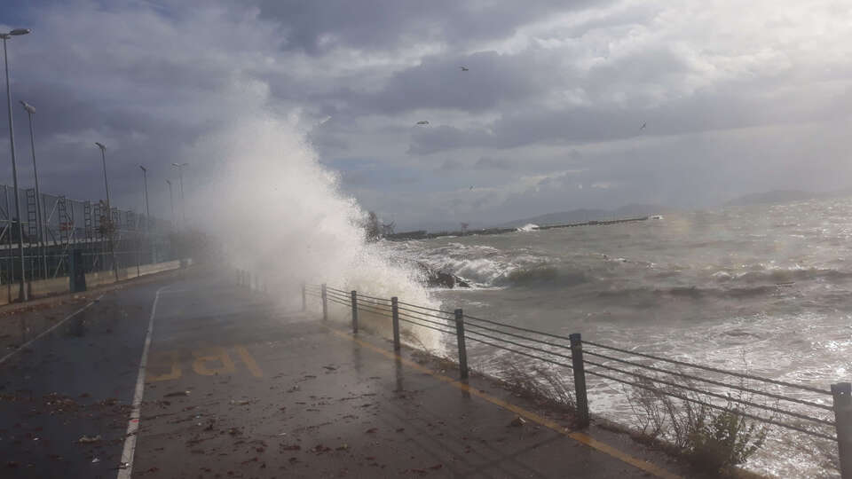 Bir lodos alarmı daha! İstanbul için 'sarı kodlu' uyarı!
