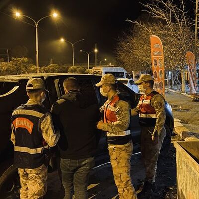 Kendini yüzbaşı olarak tanıttı 600 bin lira dolandırdı