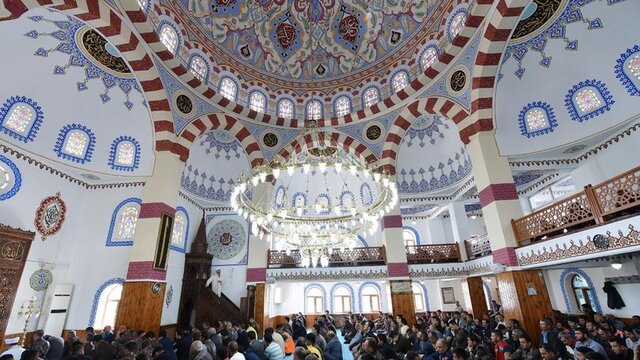 İstanbul Cuma namazı kaçta? (3 Aralık)