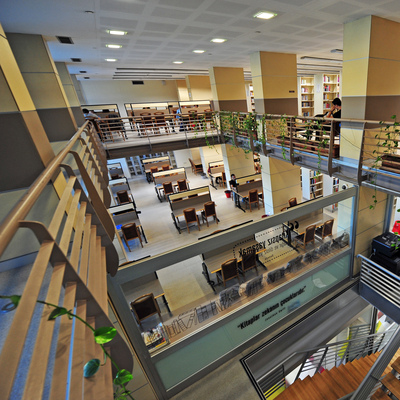 Yine üniversite, yine sızdılar!