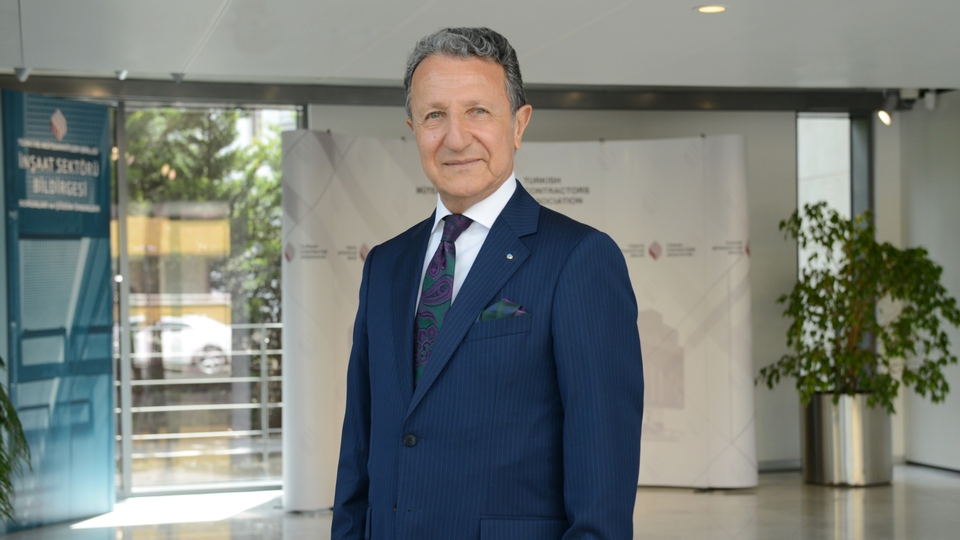 Müteahhitlerden uyarı