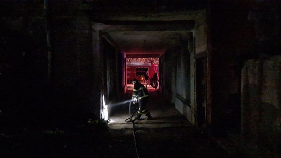 Yangın çıktı! İki kardeş ölümden son anda kurtuldu