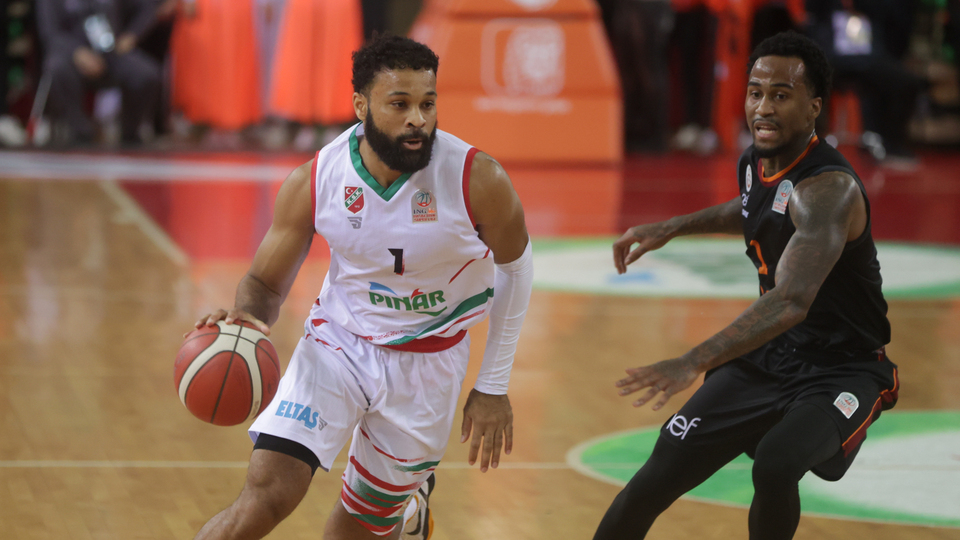 Karşıyaka, Galatasaray'ı devirdi