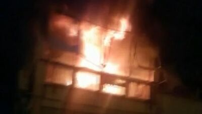 İstanbul'da 10 katlı binada yangın paniği!