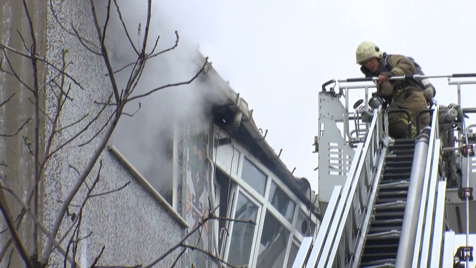 Feci patlama! Kopan parçalar ve camlar çevreye saçıldı