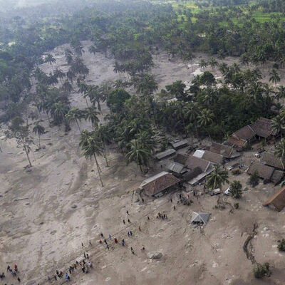 Semeru Yanardağı'nda yeniden patlama!