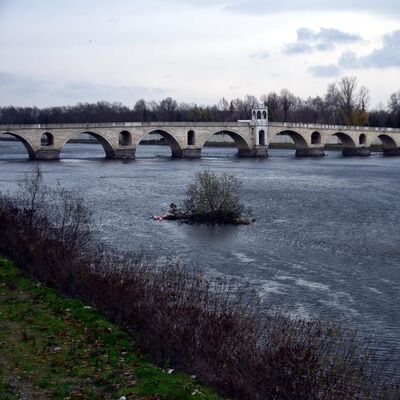 "Nehir yatağı temizlenerek taşkın önlenemez"