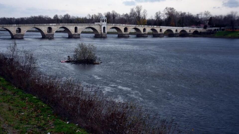 "Nehir yatağı temizlenerek taşkın önlenemez"