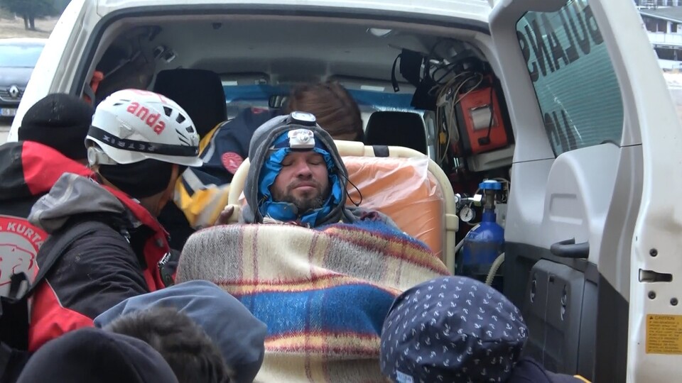 İşte mahsur kalan dağcıları kurtaran yöntem!