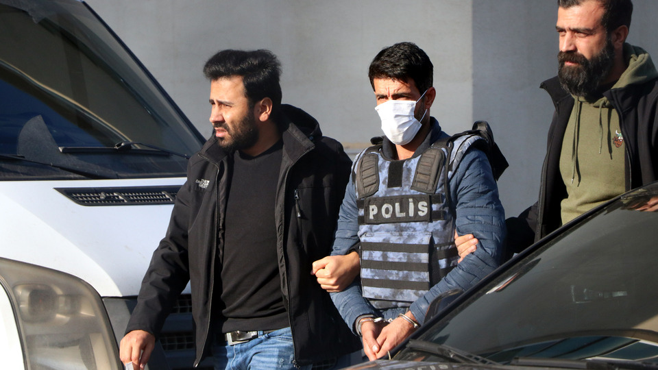 Diyarbakır'daki vahşette anne ve kızı yaşam savaşı veriyor!