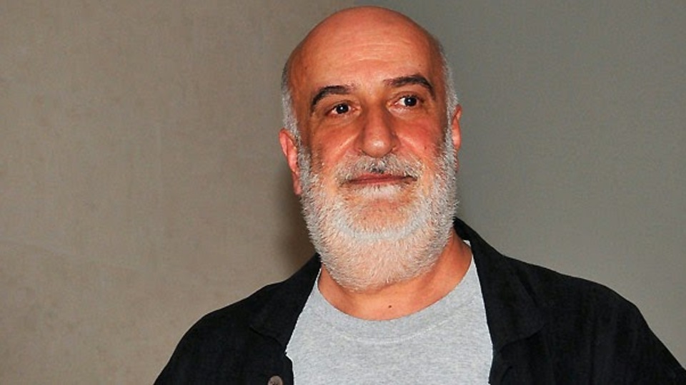 Ödülünü kızı aldı