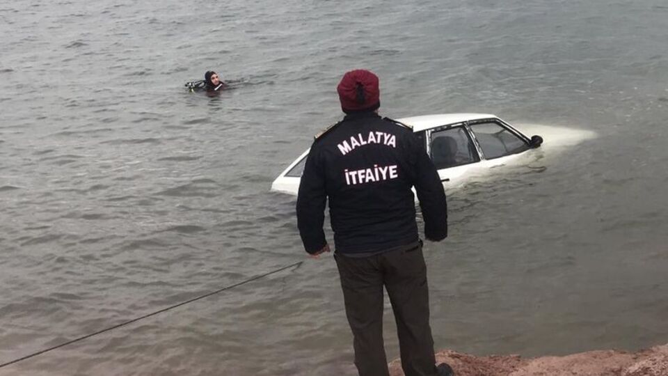 Balık tuttular, araba bıraktılar!