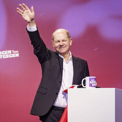 Almanya'nın yeni başbakanı Scholz seçildi!