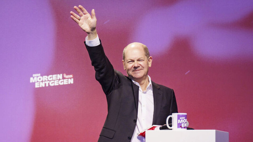 Almanya'nın yeni başbakanı Scholz seçildi!