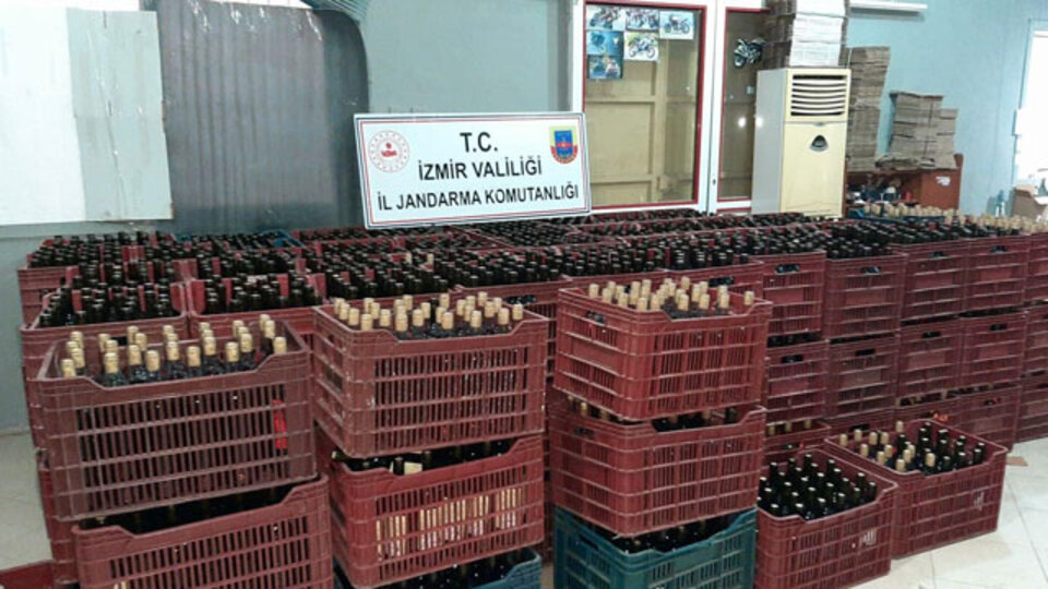 İzmir'de 6 bin litre bandrolsüz şarap ele geçirildi