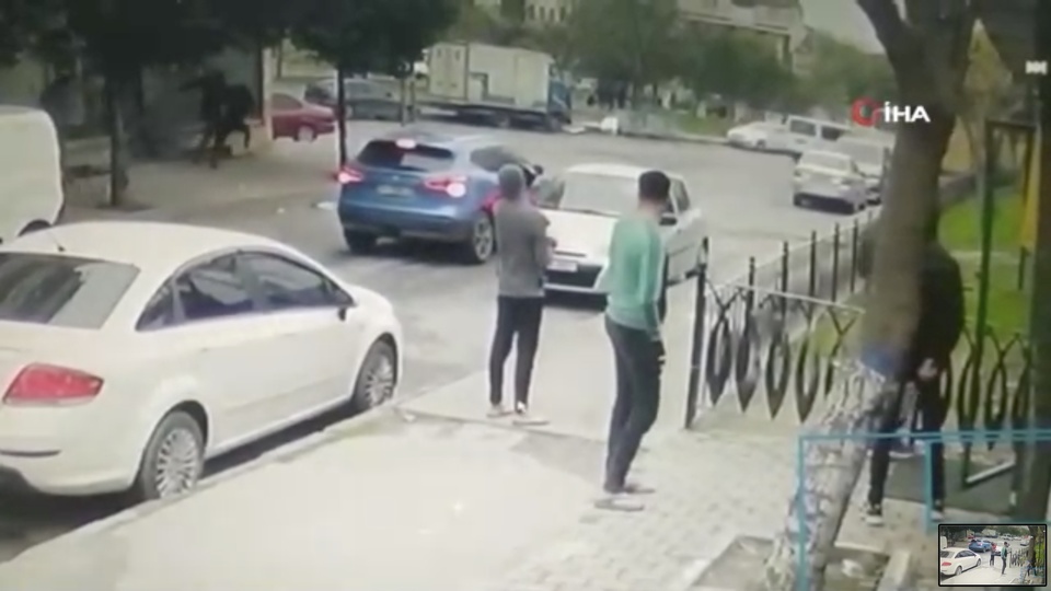 Sakin sakin saldırıyı izlediler