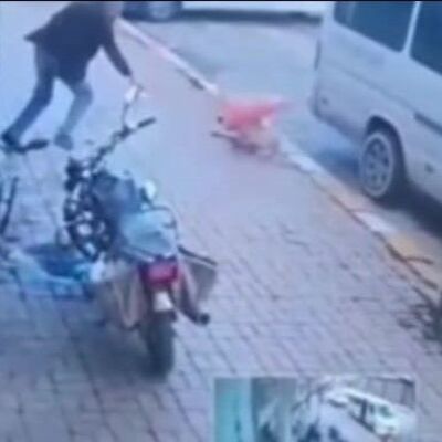 Köpek can derdinde...