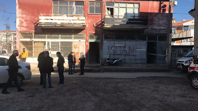 Başına çuval geçirilen Afgan ölü bulundu
