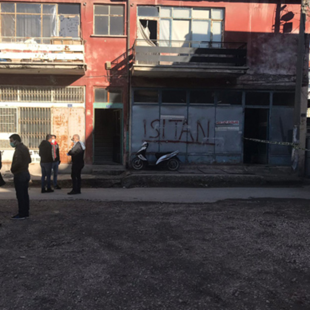 Başına çuval geçirilen Afgan ölü bulundu
