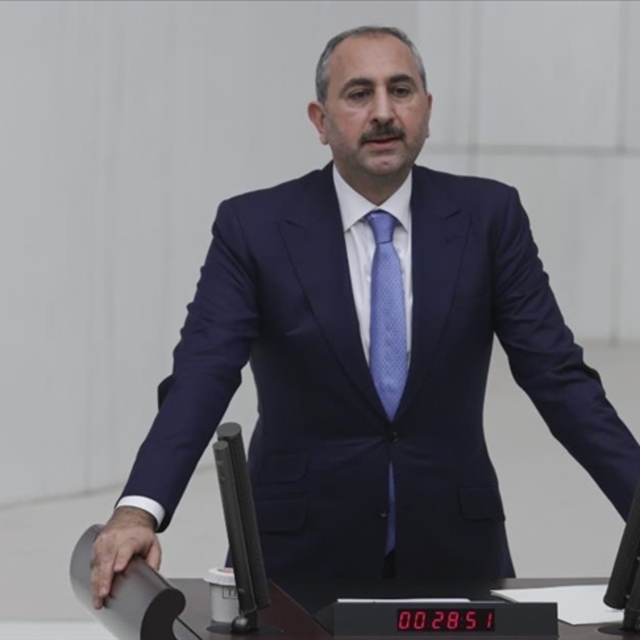 Bakan Gül'den 12 bin yeni personel müjdesi