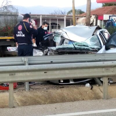 Korkunç kazada anne can verdi, baba ve çocuk yaralandı
