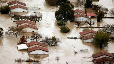 İspanya'da sel ve toprak kayması can aldı