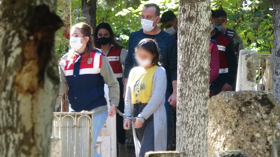 Bebeğini diri diri gömen annenin cezası açıklandı!