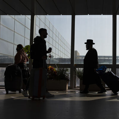 Omicron varyantına karşı sınırlarını kapatmıştı: Süreyi uzattı!