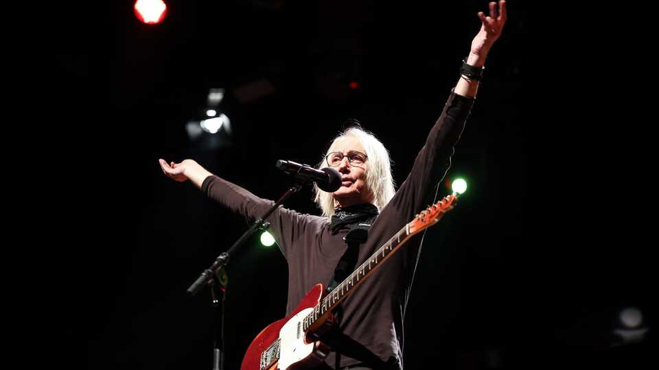 Bulutsuzluk Özlemi İş Sanat sahnesinde