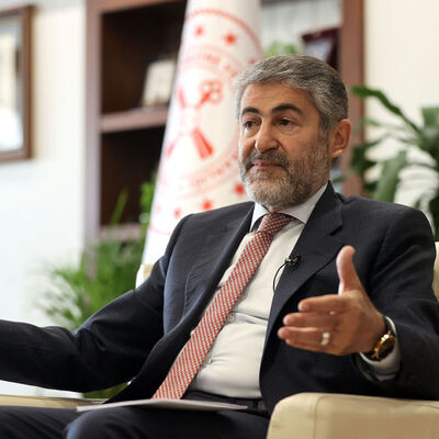 Hazine Bakanı Nebati iş dünyası ile buluştu