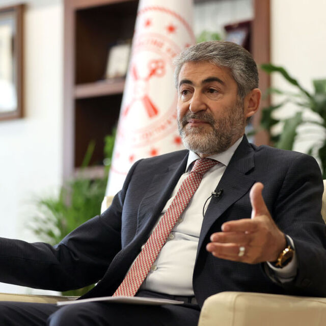 Hazine Bakanı Nebati iş dünyası ile buluştu
