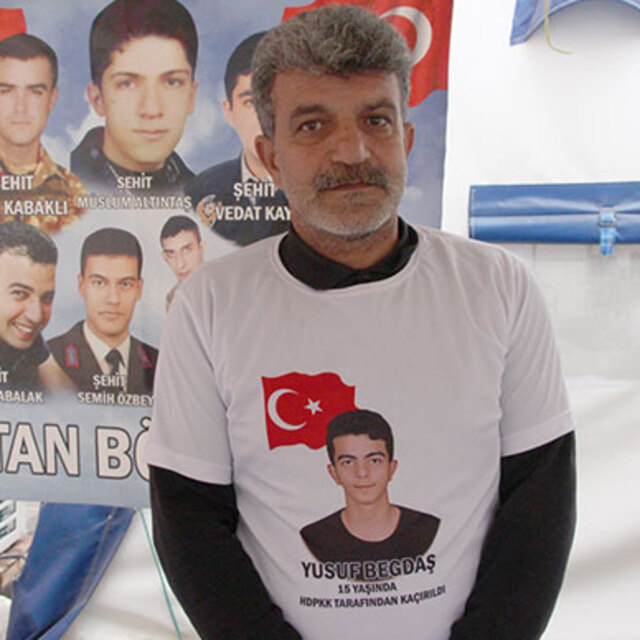Evlat nöbetindeki baba: Kaçın gelin, bu acı bitsin