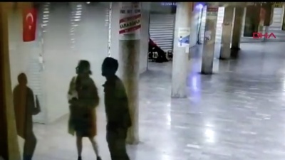 Türk bayrağı ikinci defa koparılınca dayağı yedi