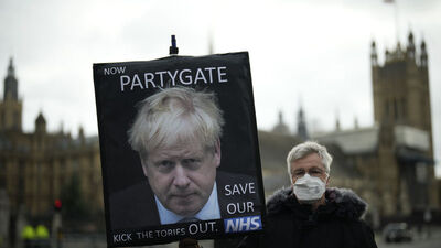 Johnson'ın üzerindeki baskı artıyor!