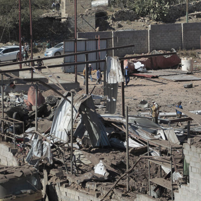 Yemen'deki koalisyon operasyonlarında 215 Husi öldürüldü
