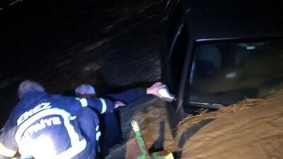 Edirne'de sel sularında mahsur kalanlar kurtarıldı