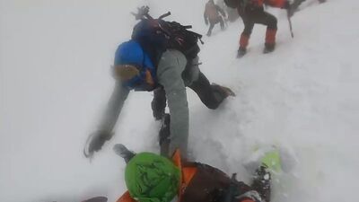 Uludağ'da 124 dağcının tırmanışına tipi engeli! Bir dağcı son anda kurtarıldı